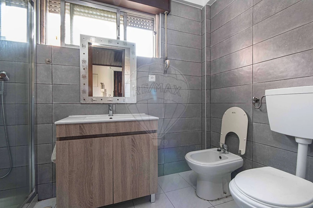 Apartamento T2 para Venda em Póvoa de Santa Iria e Forte da Casa Foto 15