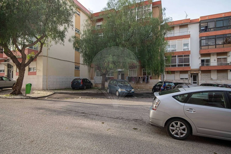 Apartamento T2 para Venda em Póvoa de Santa Iria e Forte da Casa Foto 22