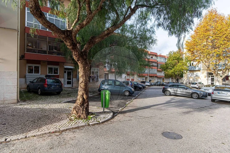 Apartamento T2 para Venda em Póvoa de Santa Iria e Forte da Casa Foto 21