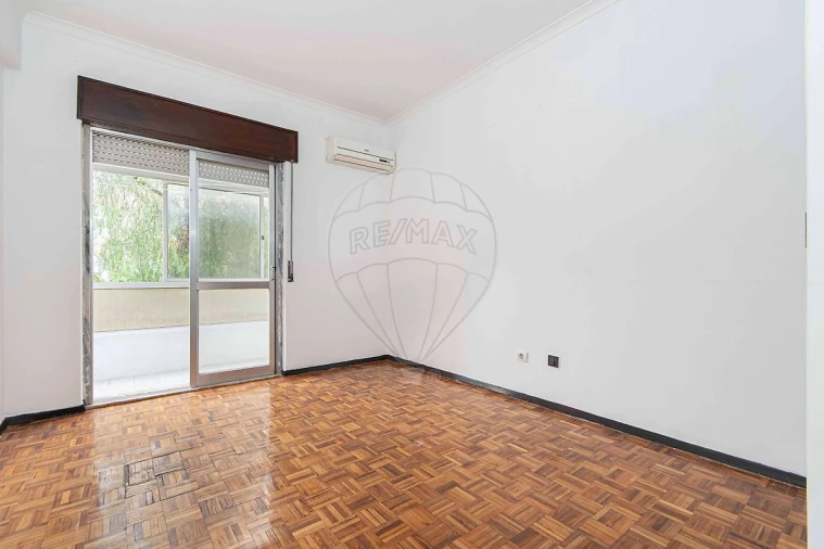 Apartamento T2 para Venda em Póvoa de Santa Iria e Forte da Casa Foto 12