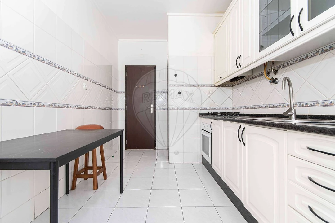 Apartamento T2 para Venda em Póvoa de Santa Iria e Forte da Casa Foto 3