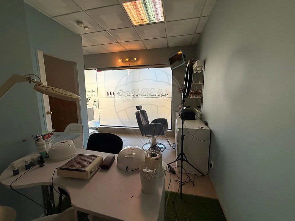 Loja para Arrendamento em Carregado e Cadafais Foto 6