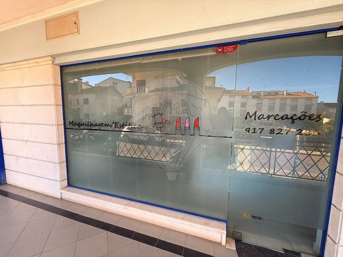 Loja para Arrendamento em Carregado e Cadafais Foto 9