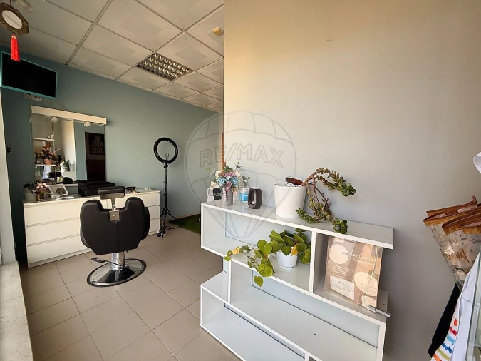 Loja para Arrendamento em Carregado e Cadafais Foto 2