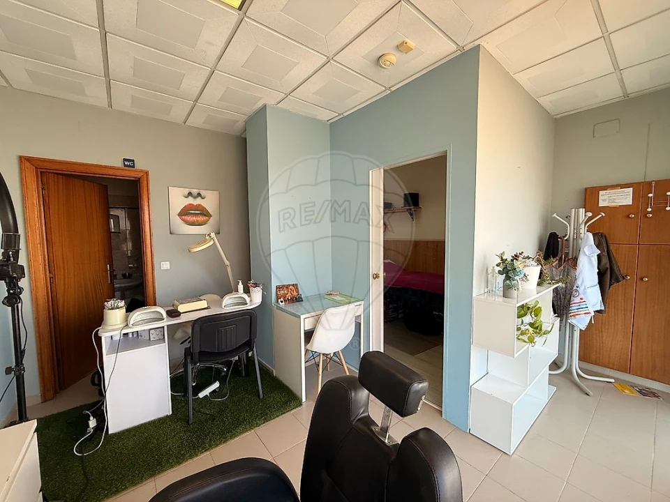 Loja para Arrendamento em Carregado e Cadafais Foto 4