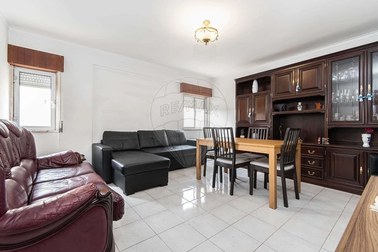 Apartamento T3 para Venda em Carregado e Cadafais