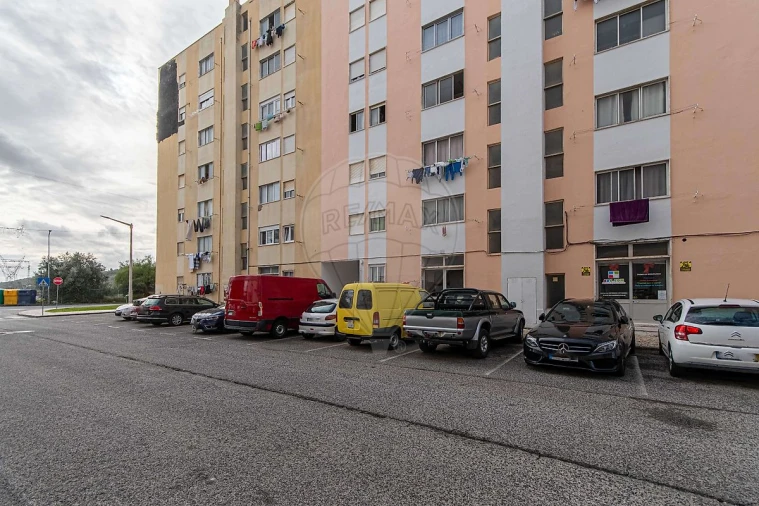 Apartamento T3 para Venda em Carregado e Cadafais Foto 18