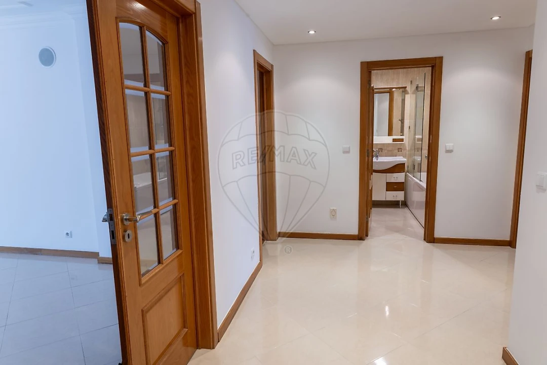 Apartamento T3 para Venda em Mina de Água Foto 4