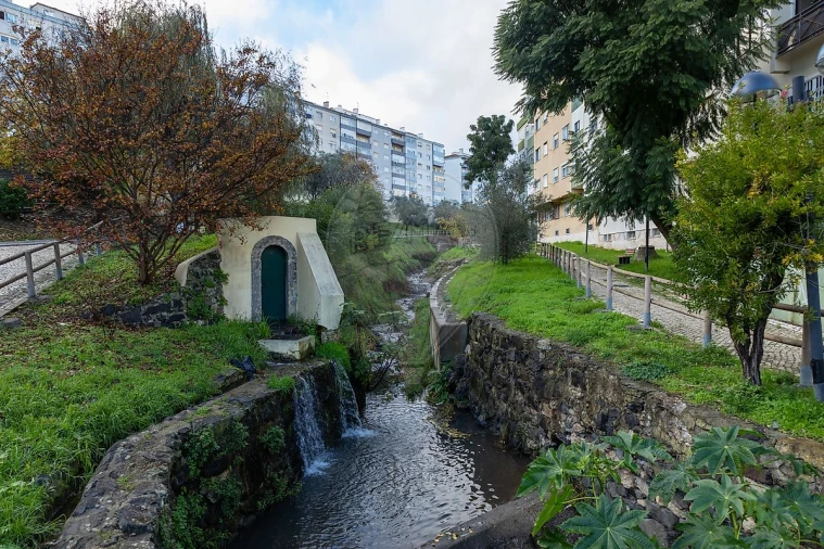 Apartamento T3 para Venda em Mina de Água Foto 43