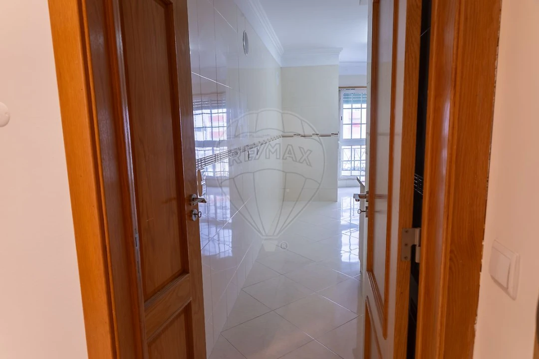 Apartamento T3 para Venda em Mina de Água Foto 10