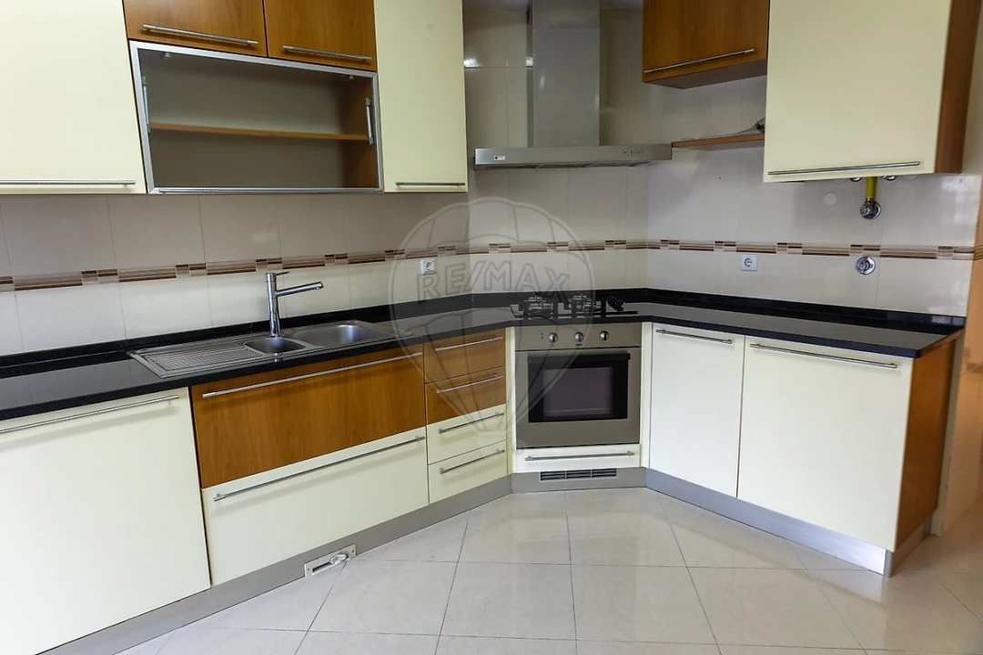 Apartamento T3 para Venda em Mina de Água Foto 7