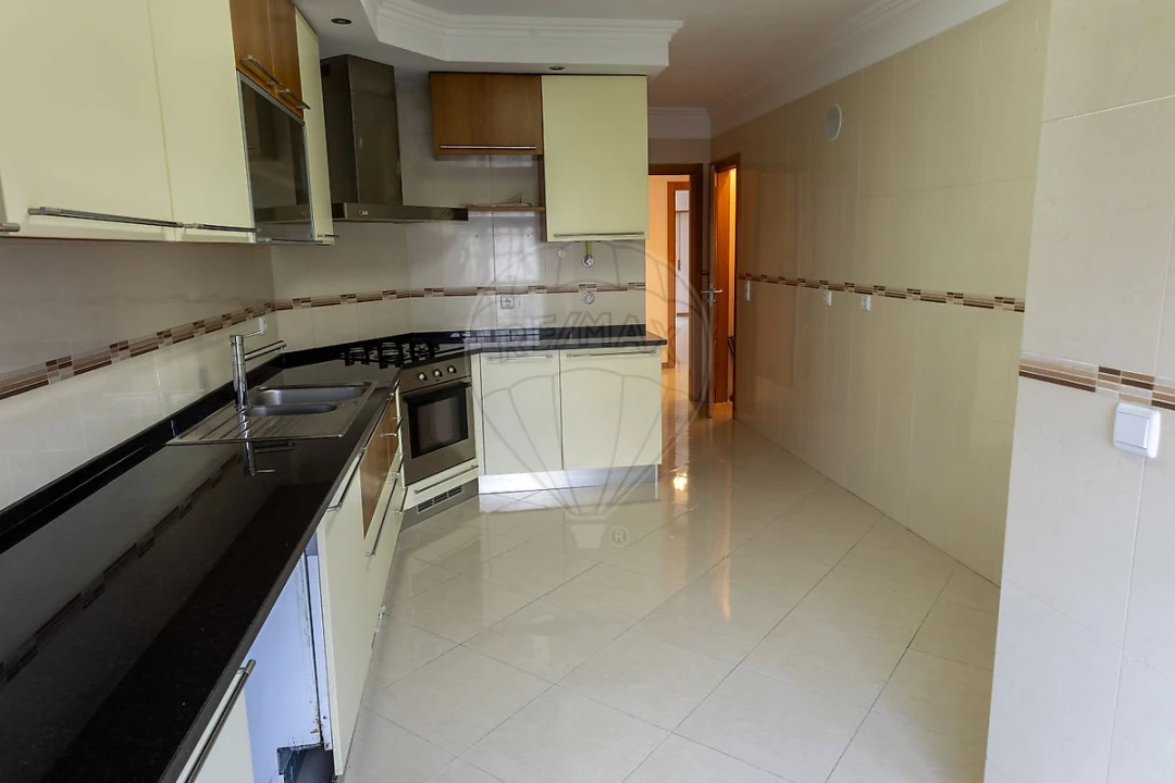 Apartamento T3 para Venda em Mina de Água Foto 8