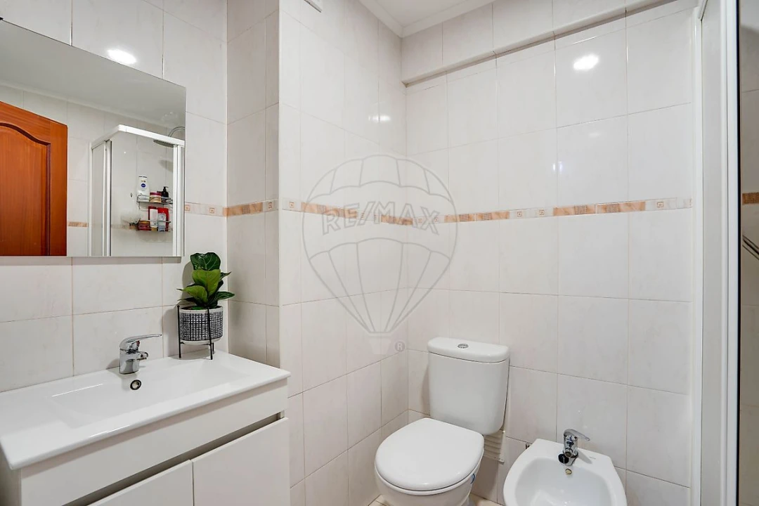 Apartamento T2 para Venda em Carregado e Cadafais Foto 15