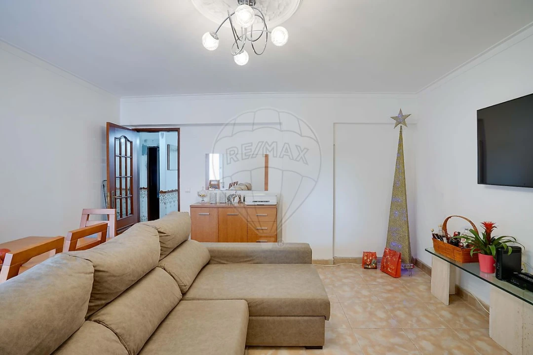 Apartamento T2 para Venda em Carregado e Cadafais Foto 2