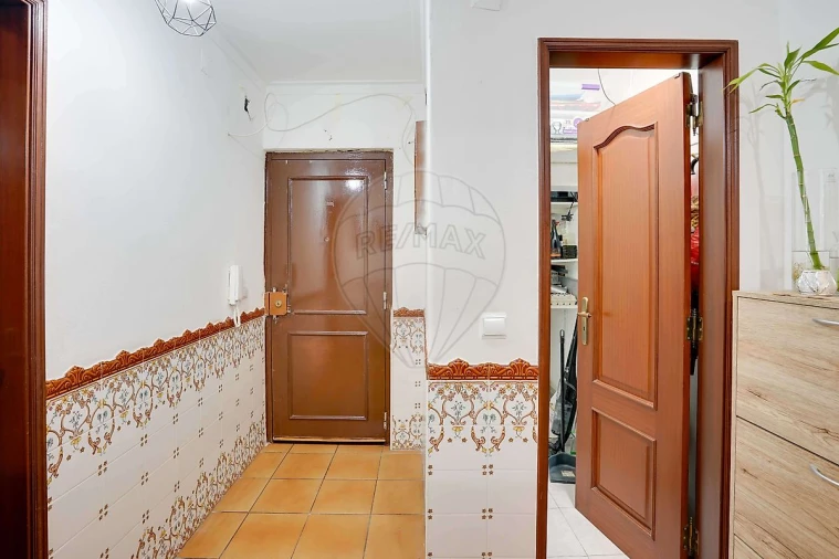 Apartamento T2 para Venda em Carregado e Cadafais Foto 23
