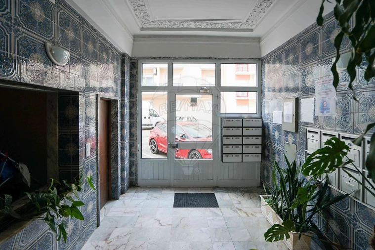 Apartamento T2 para Venda em Carregado e Cadafais Foto 27