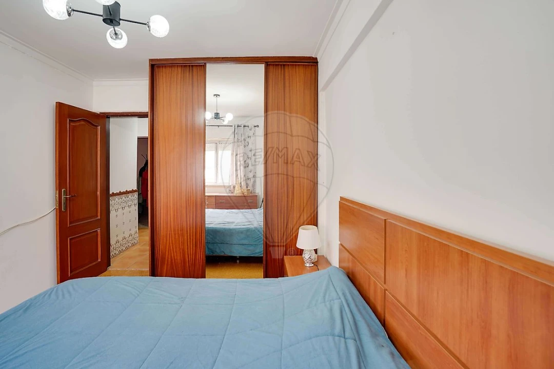 Apartamento T2 para Venda em Carregado e Cadafais Foto 14