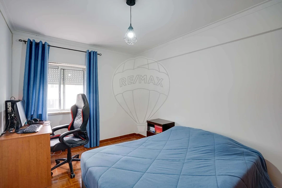 Apartamento T2 para Venda em Carregado e Cadafais Foto 19
