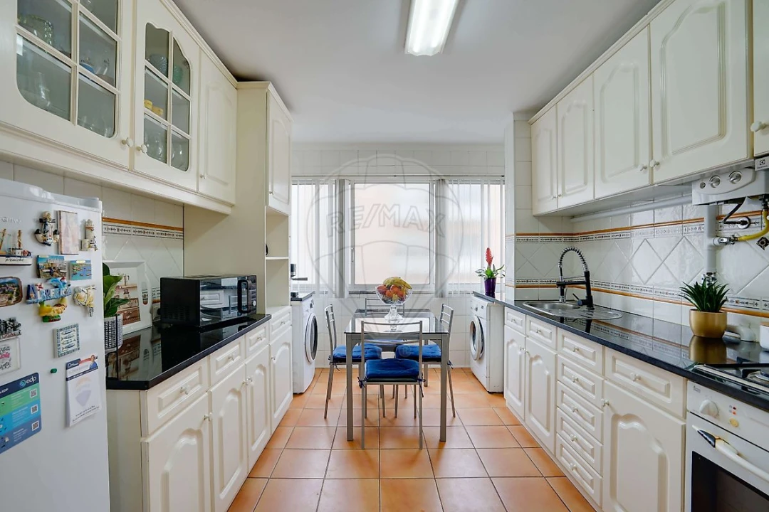 Apartamento T2 para Venda em Carregado e Cadafais Foto 7