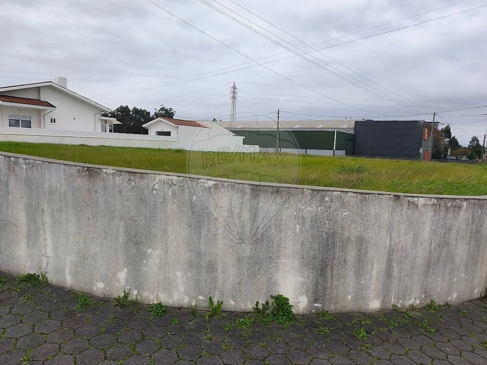 Terreno para Venda em Esmoriz Foto 1