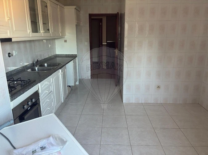 Apartamento T3 para Venda em Sandim, Olival, Lever e Crestuma Foto 3