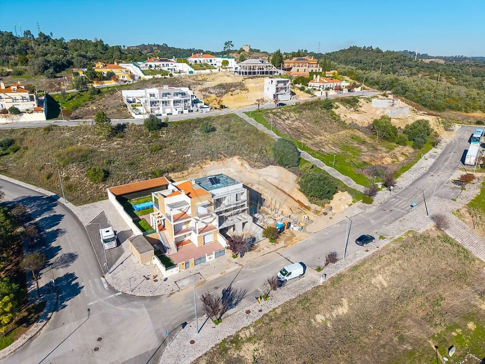 Moradia T4 para Venda em Azambuja Foto 1