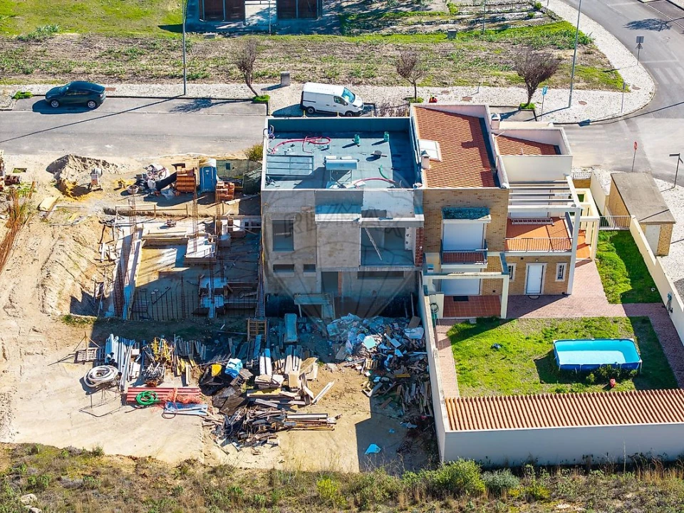 Moradia T4 para Venda em Azambuja Foto 4