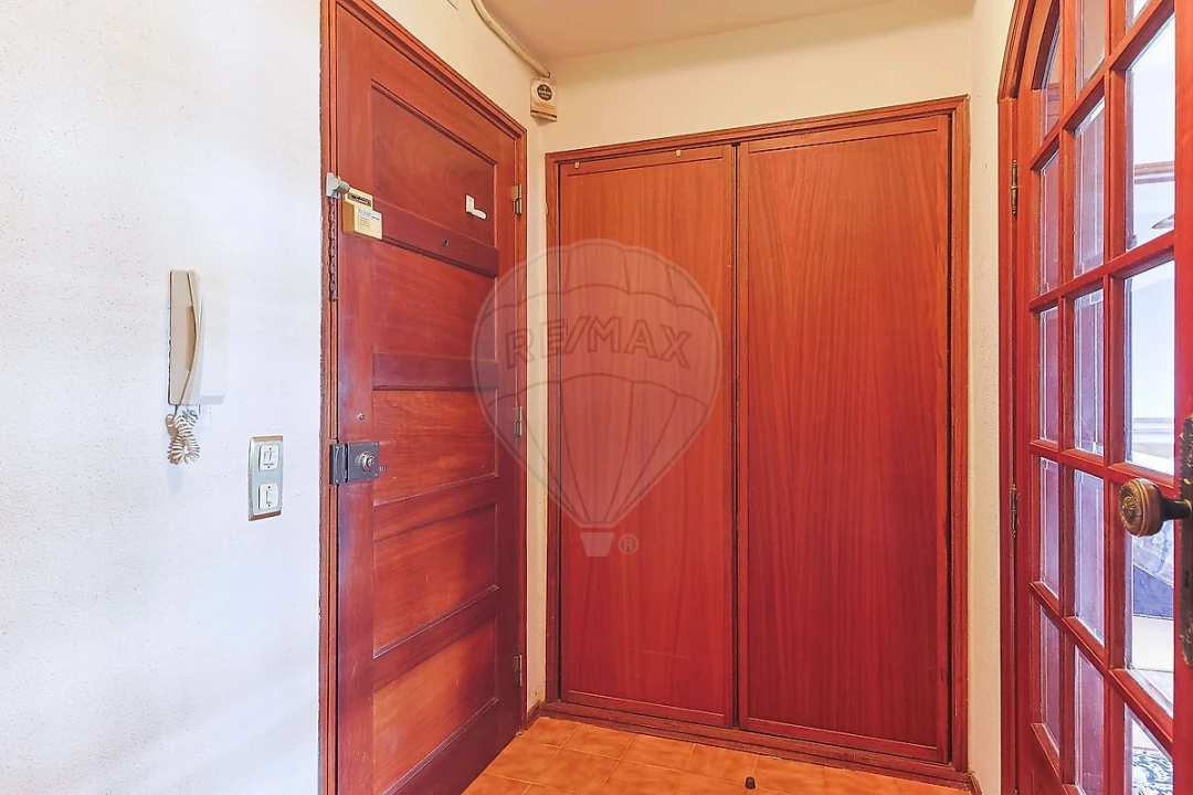 Apartamento T1 para Venda em Buarcos Foto 2