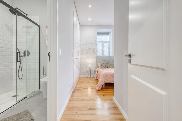 Apartamento T2 para Venda em Espinho Foto 4