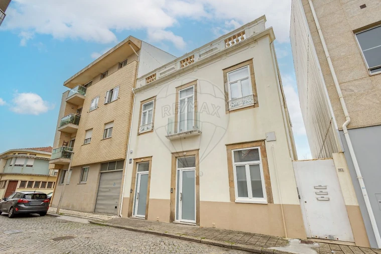 Apartamento T2 para Venda em Espinho Foto 2
