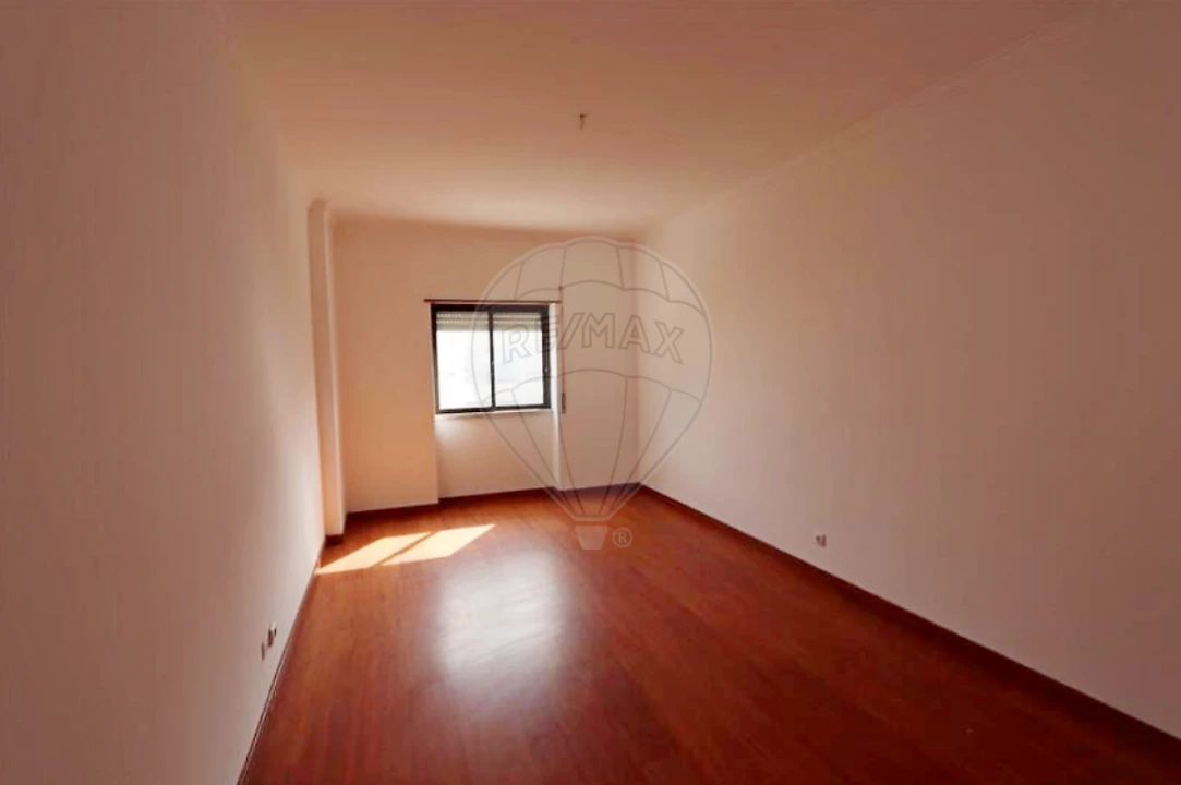 Apartamento T2 para Venda em Seixal, Arrentela e Aldeia de Paio Pires Foto 6