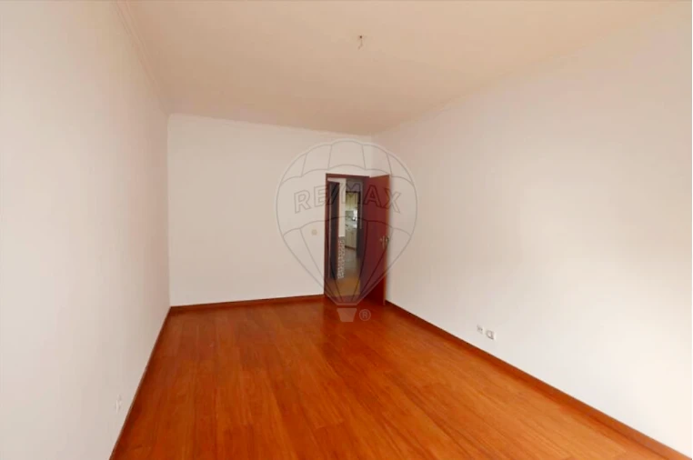 Apartamento T2 para Venda em Seixal, Arrentela e Aldeia de Paio Pires Foto 4