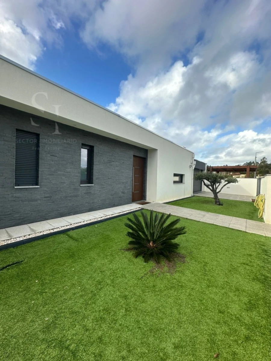 Moradia T3 para Venda em Santa Maria da Feira, Travanca, Sanfins e Espargo