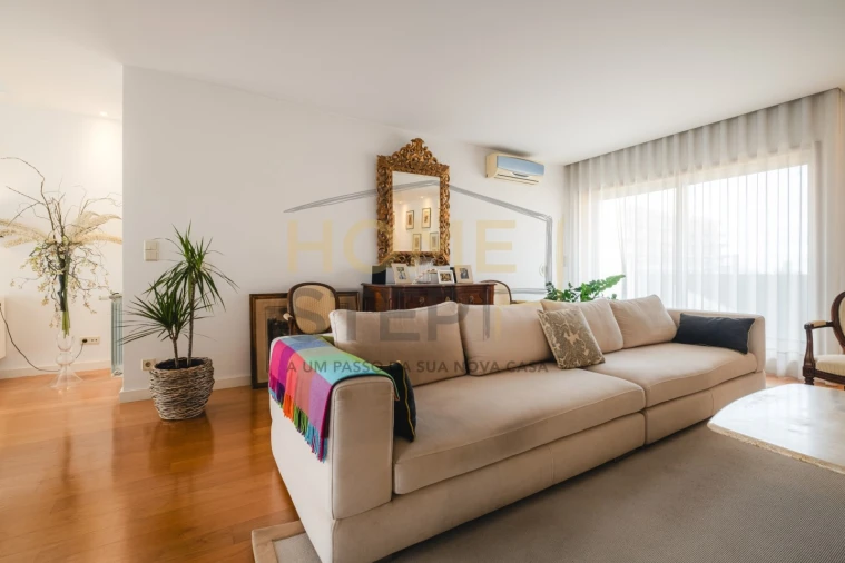 Apartamento T5 para Venda em Canidelo Foto 9