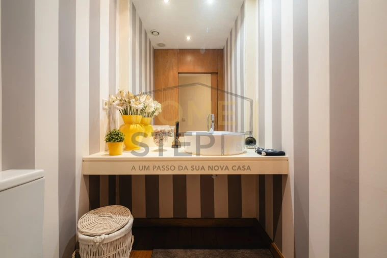 Apartamento T5 para Venda em Canidelo Foto 27