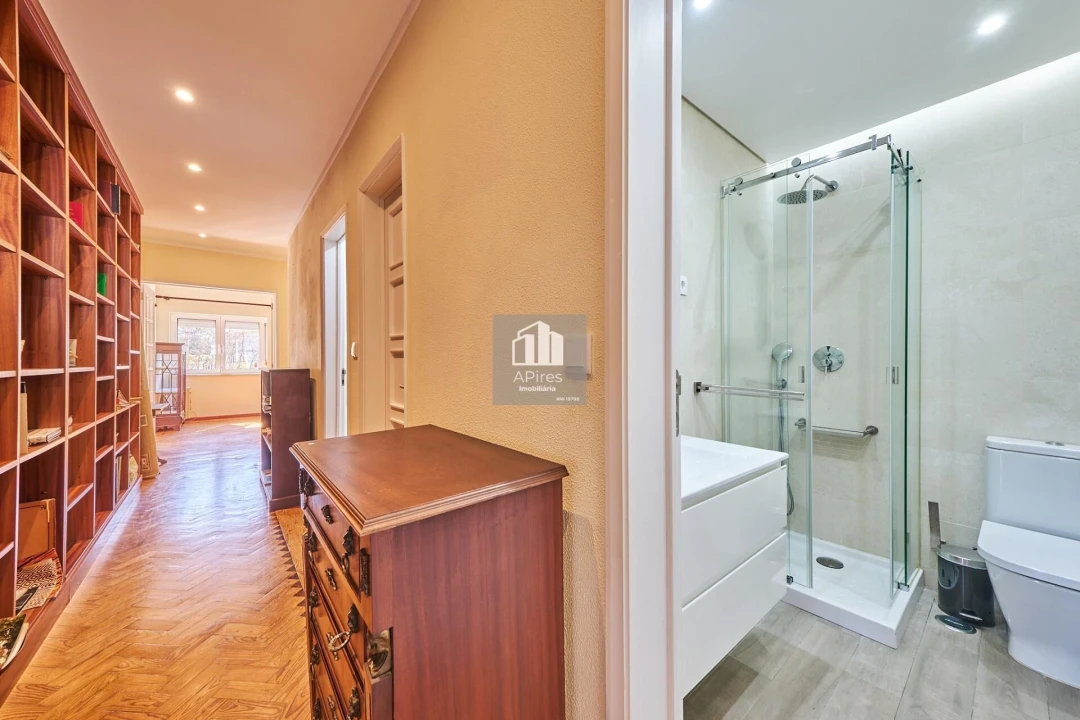 Moradia T5 para Venda em Costa da Caparica Foto 19