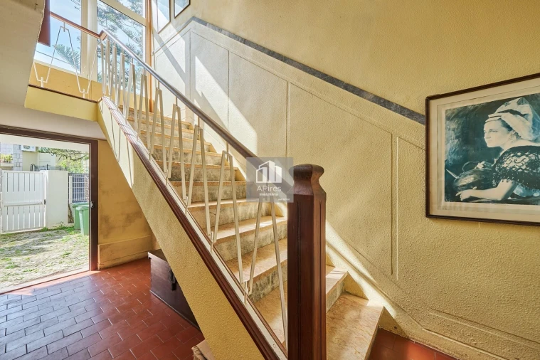 Moradia T5 para Venda em Costa da Caparica Foto 30