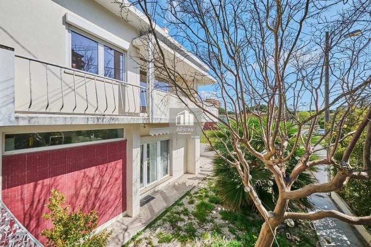 Moradia T5 para Venda em Costa da Caparica Foto 4