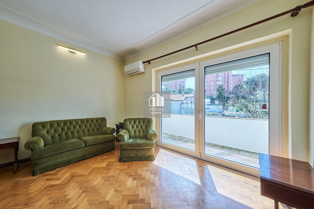 Moradia T5 para Venda em Costa da Caparica Foto 10