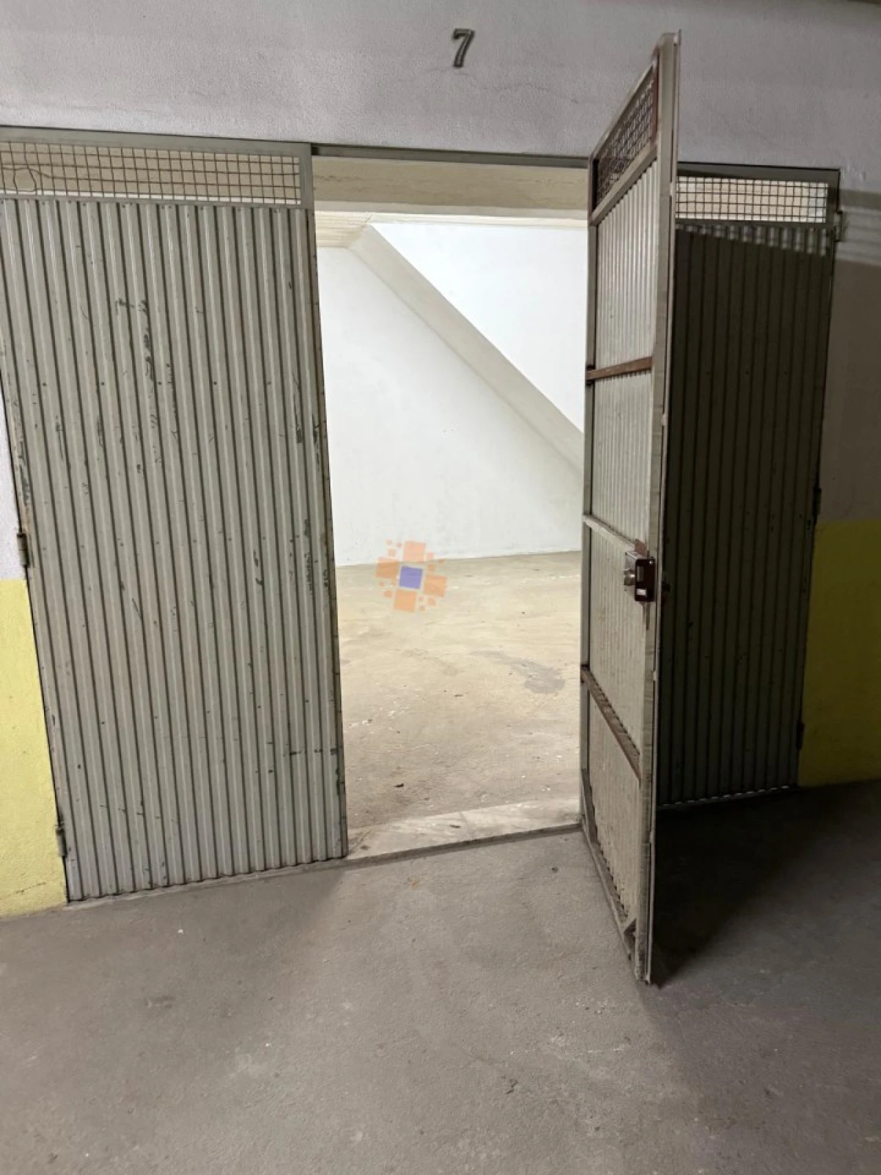 Garagem para Arrendamento em Almada, Cova da Piedade, Pragal e Cacilhas Foto 1