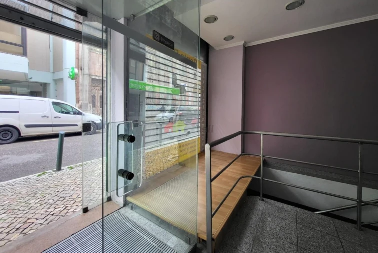 Loja para Arrendamento em Barreiro e Lavradio Foto 1