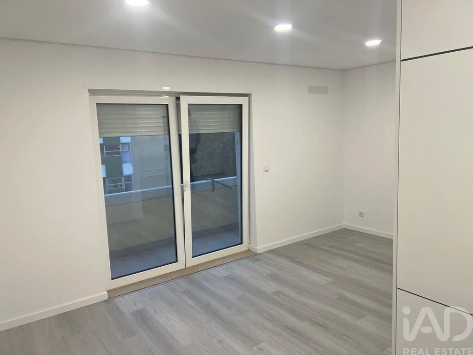 Apartamento T1 para Venda em Viseu Foto 4