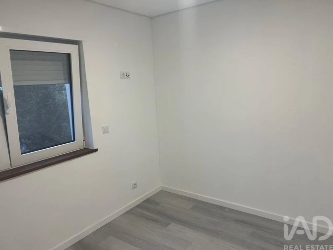 Apartamento T1 para Venda em Viseu Foto 6
