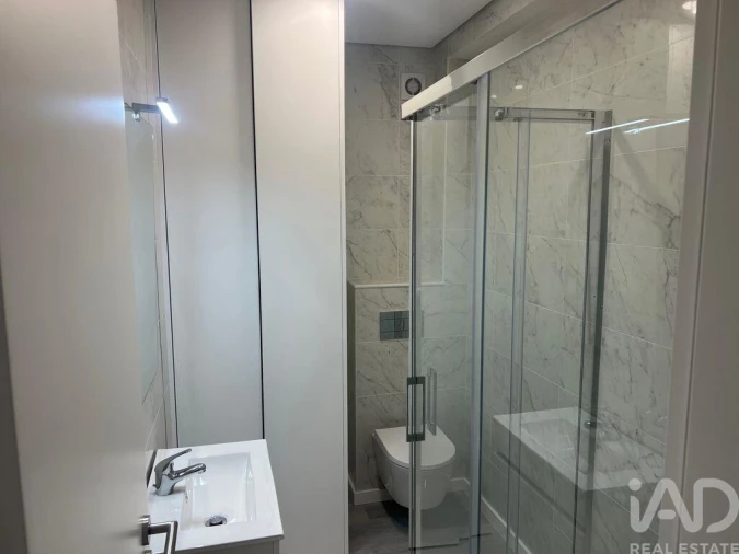 Apartamento T1 para Venda em Viseu Foto 7