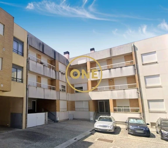Apartamento T2 para Venda em Nogueira e Silva Escura