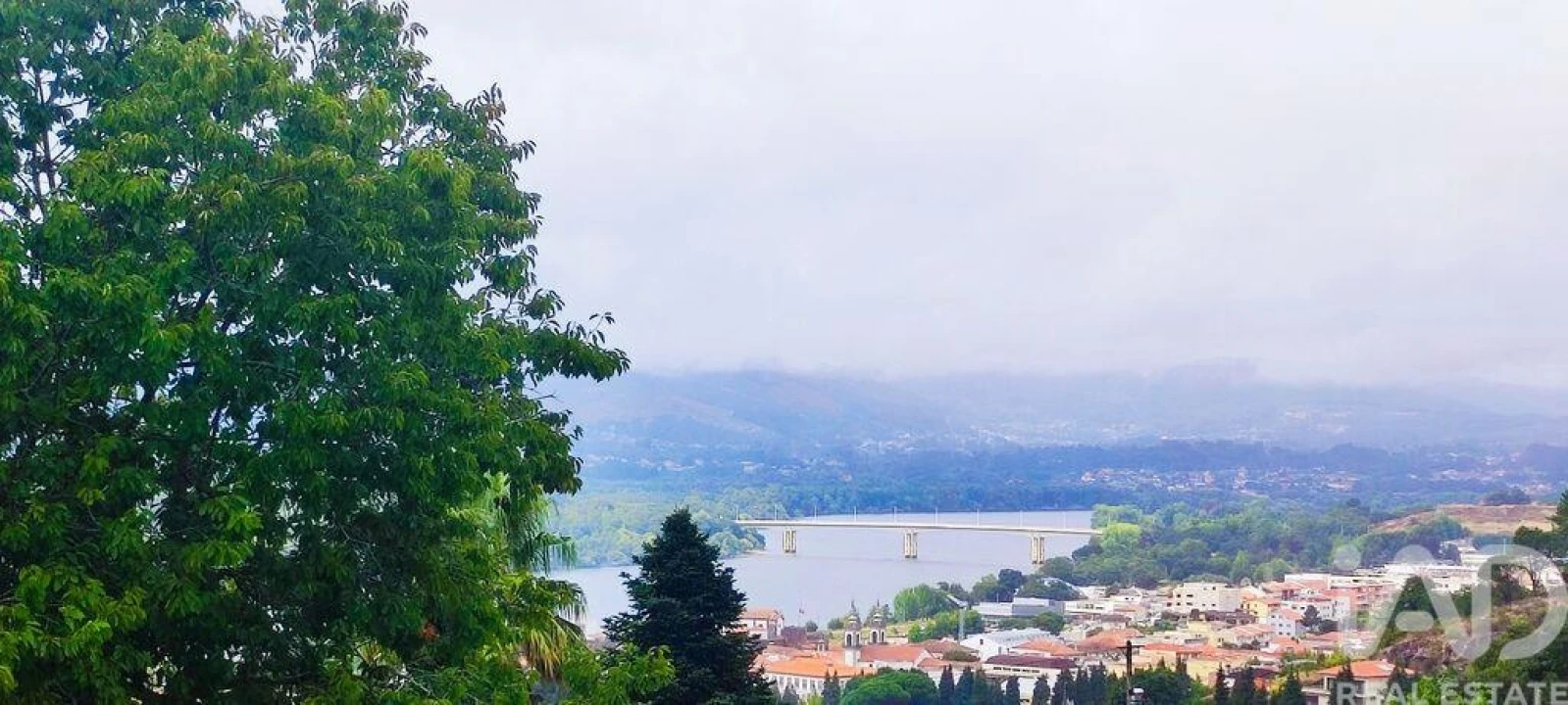 Moradia T5 para Venda em Loivo Foto 9