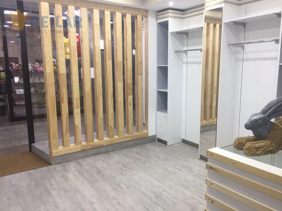 Loja para Arrendamento em Alverca do Ribatejo e Sobralinho Foto 4