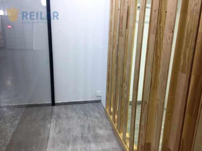 Loja para Arrendamento em Alverca do Ribatejo e Sobralinho Foto 7