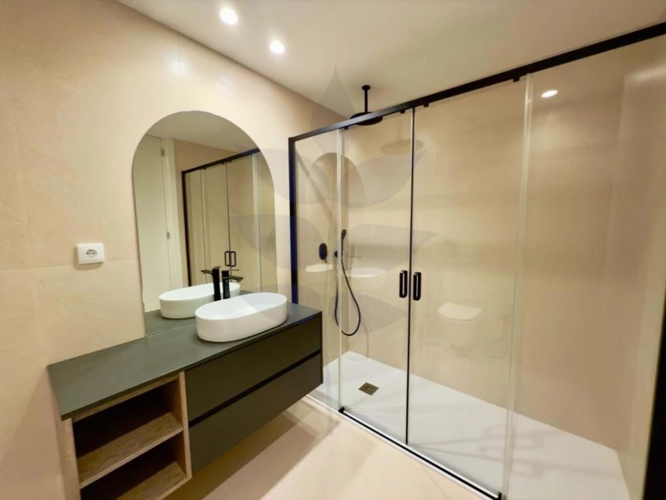 Apartamento T1 para Venda em Azurem Foto 5