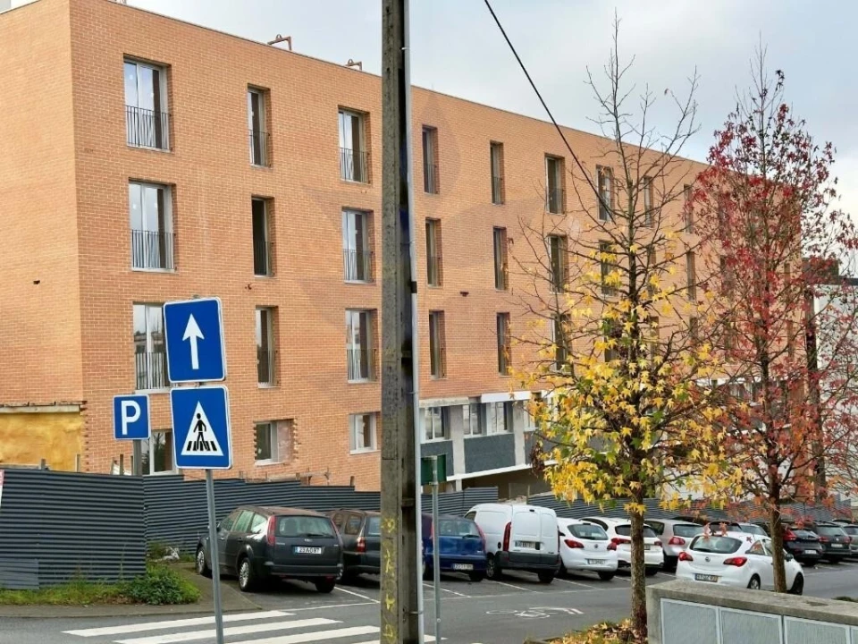 Apartamento T1 para Venda em Azurem Foto 1